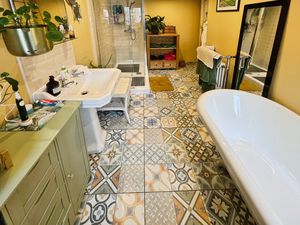 Bathroom - click for photo gallery